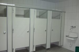 WC-Trennwände offen